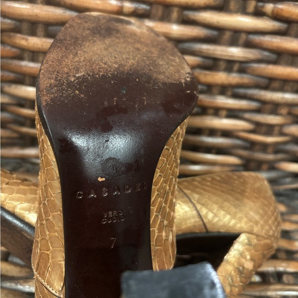 Casadei Gold Textured Heels in size 7 - Picture 10 of 13